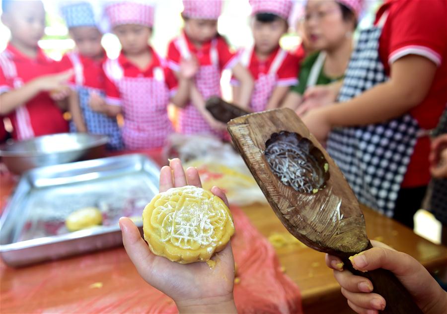 (2)CHINA-HEFEI-SOCIEDAD-FESTIVAL