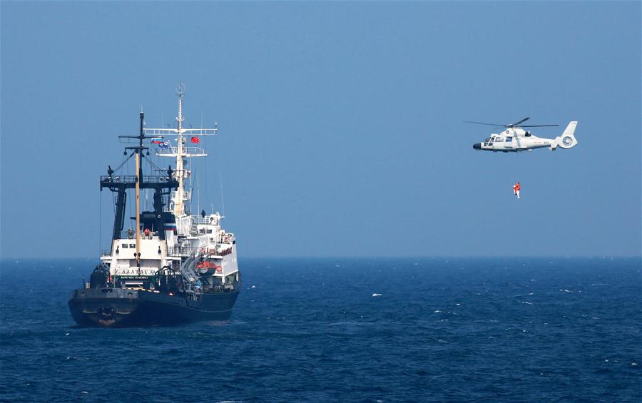 （军事）（6）中俄“海上联合—2016”军事演习举行海上联合行动演练