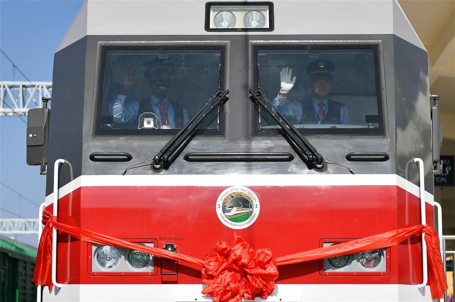 (5)ETIOPIA-ADIS ABEBA-CHINA-INDUSTRIA-TRANSPORTE