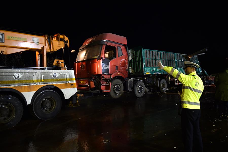 CHINA-SHANXI-EXPRESSWAY-CAR ACCIDENT (CN)