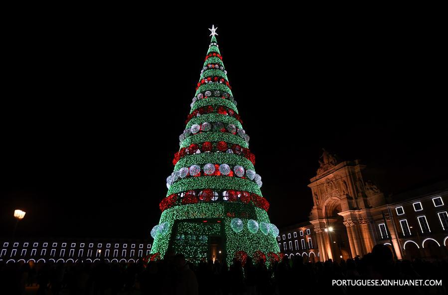 (3)PORTUGAL-LISBOA-SOCIEDAD-NAVIDAD