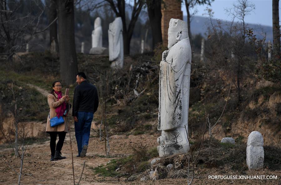 (3)CHINA-SHAANXI-CULTURA-ESCULTURA