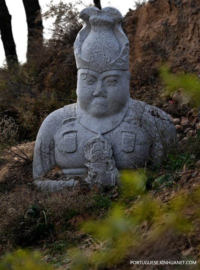 (4)CHINA-SHAANXI-CULTURA-ESCULTURA