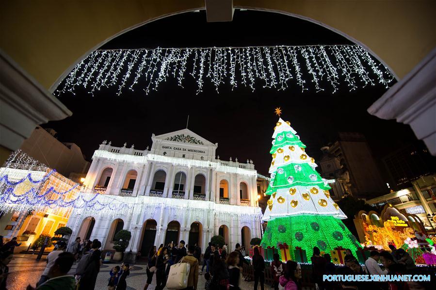 (2)CHINA-MACAO-SOCIEDAD-NAVIDAD