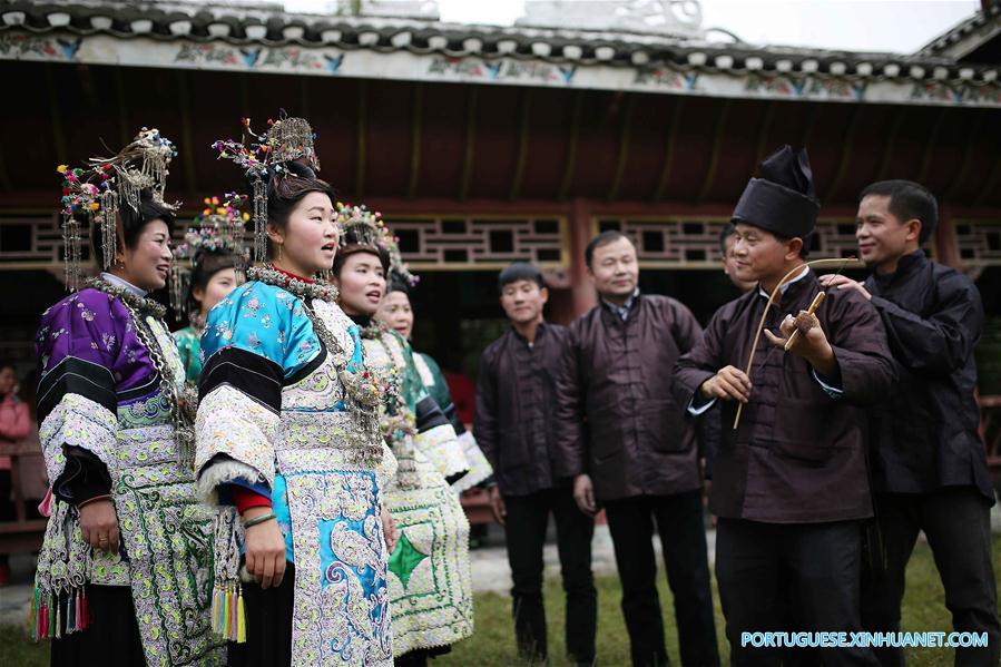 (7)CHINA-GUIZHOU-SOCIEDAD-EVENTO