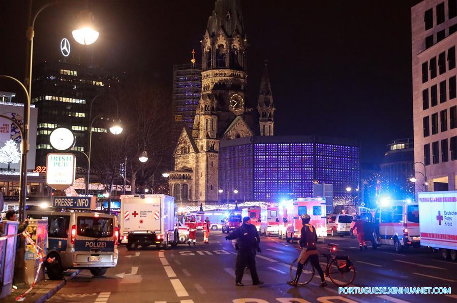 (2)ALEMANIA-BERLIN-ACCIDENTE-CAMION