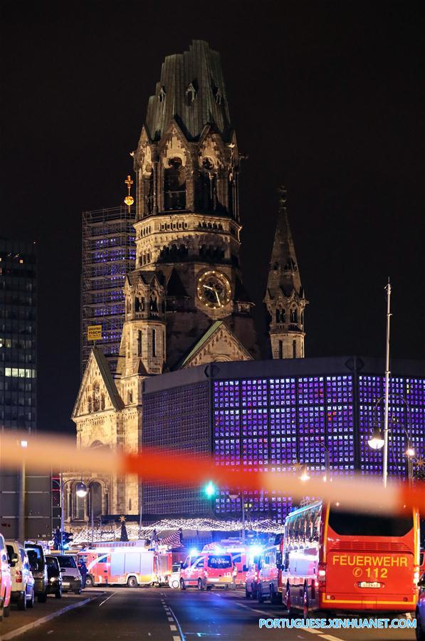 (5)ALEMANIA-BERLIN-ACCIDENTE-CAMION