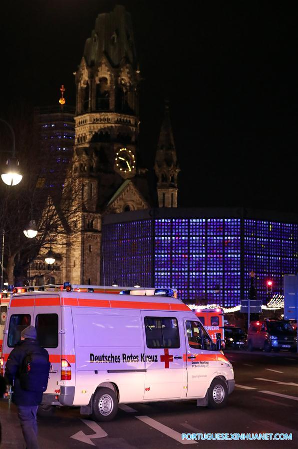 (6)ALEMANIA-BERLIN-ACCIDENTE-CAMION