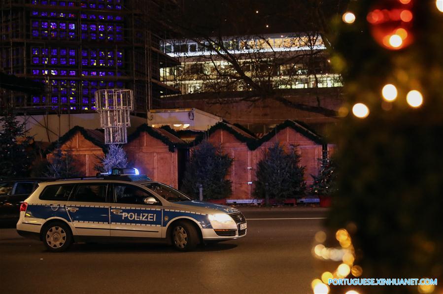 (9)ALEMANIA-BERLIN-ACCIDENTE-CAMION