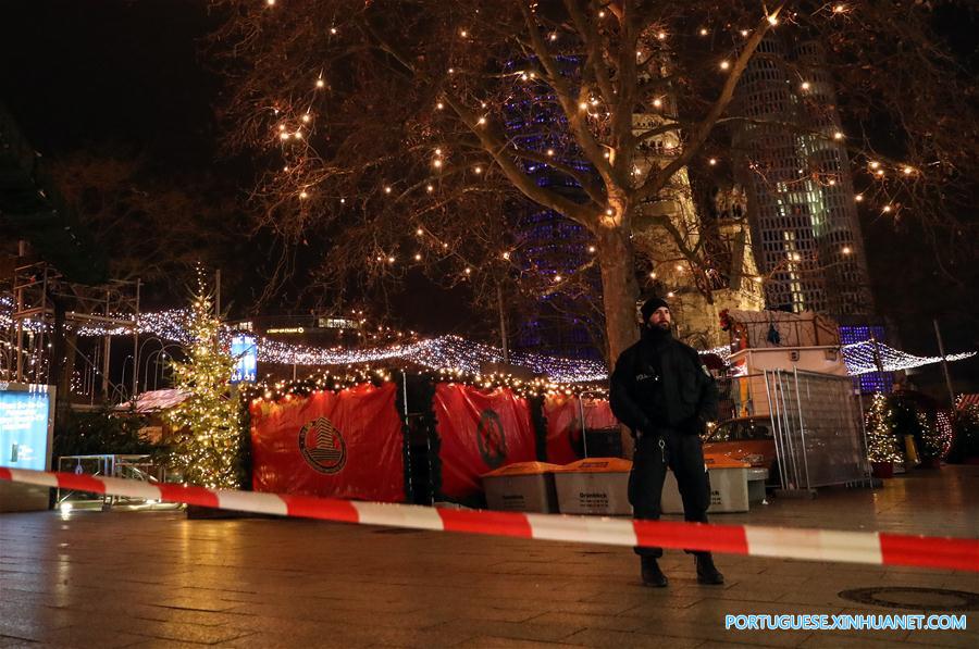 (10)ALEMANIA-BERLIN-ACCIDENTE-CAMION