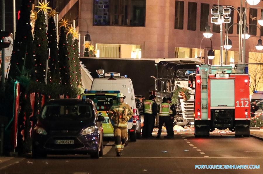 (13)ALEMANIA-BERLIN-ACCIDENTE-CAMION