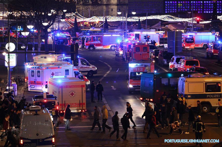 (19)ALEMANIA-BERLIN-ACCIDENTE-CAMION