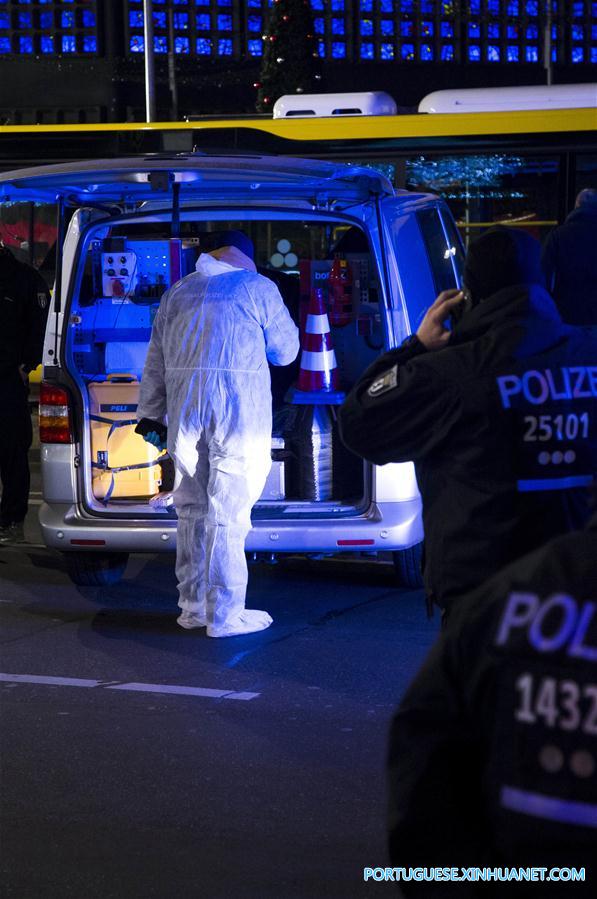 (21)ALEMANIA-BERLIN-ACCIDENTE-CAMION