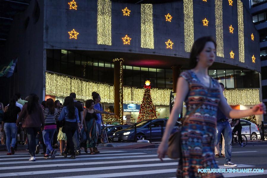 (4)BRASIL-SAO PAULO-SOCIEDAD-NAVIDAD