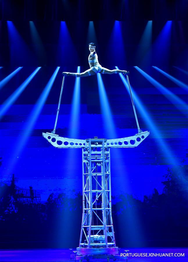 CHINA-HENAN-ACROBATICS FESTIVAL (CN) 