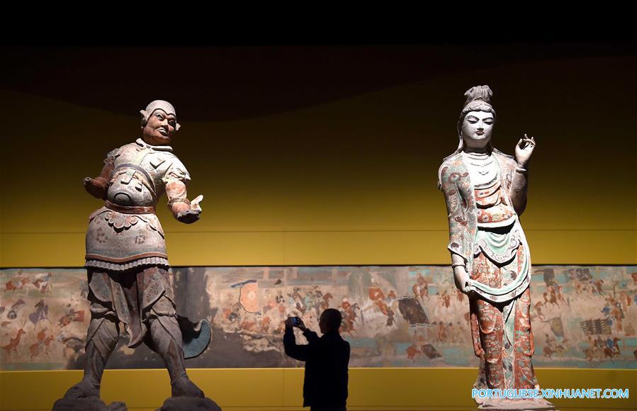 (文化)(1)成都举行敦煌艺术展