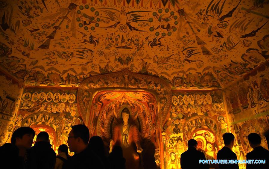 (文化)(2)成都举行敦煌艺术展