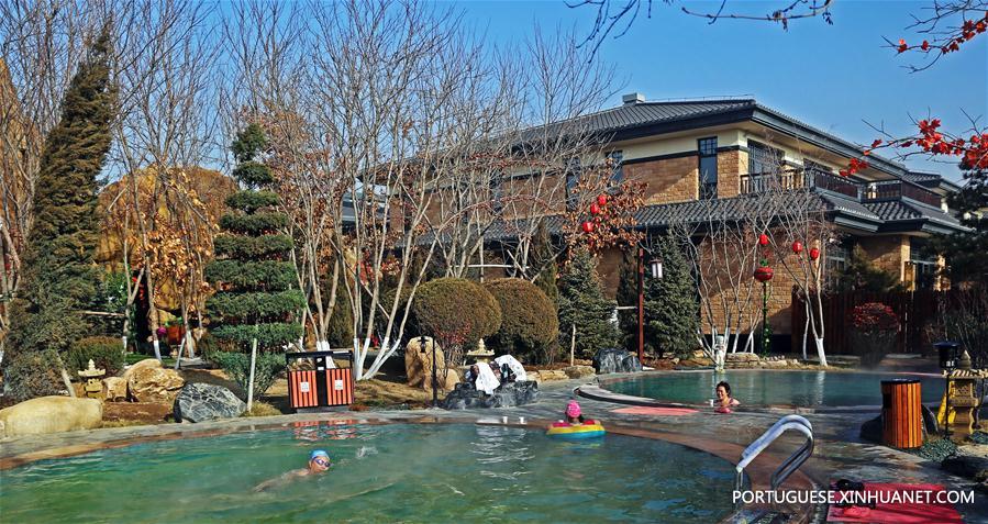 CHINA-LIAONING-JINZHOU-ICE-SNOW-HOT SPRING-FESTIVAL (CN)