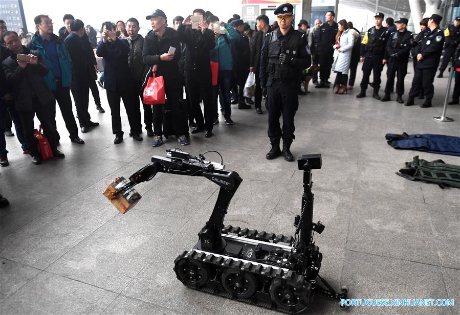 CHINA-WUHAN-RAILWAY-POLICE-OPEN DAY (CN)