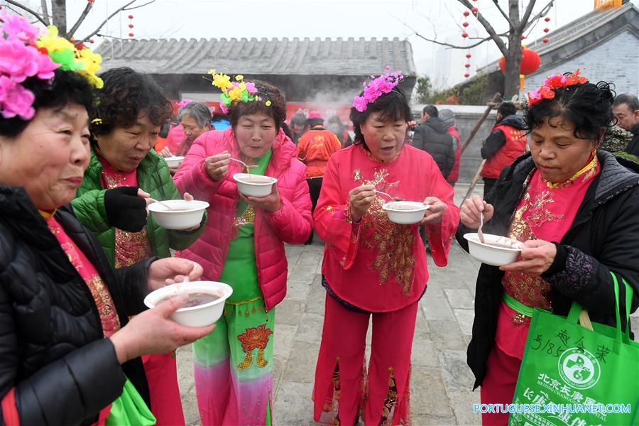 (24)CHINA-BEIJING-SOCIEDAD-FESTIVAL 