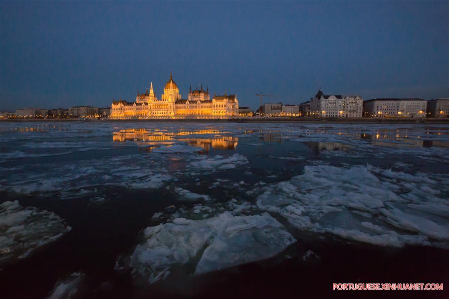 HUNGARY-BUDAPEST-DANUBE RIVER-FLOATING ICE