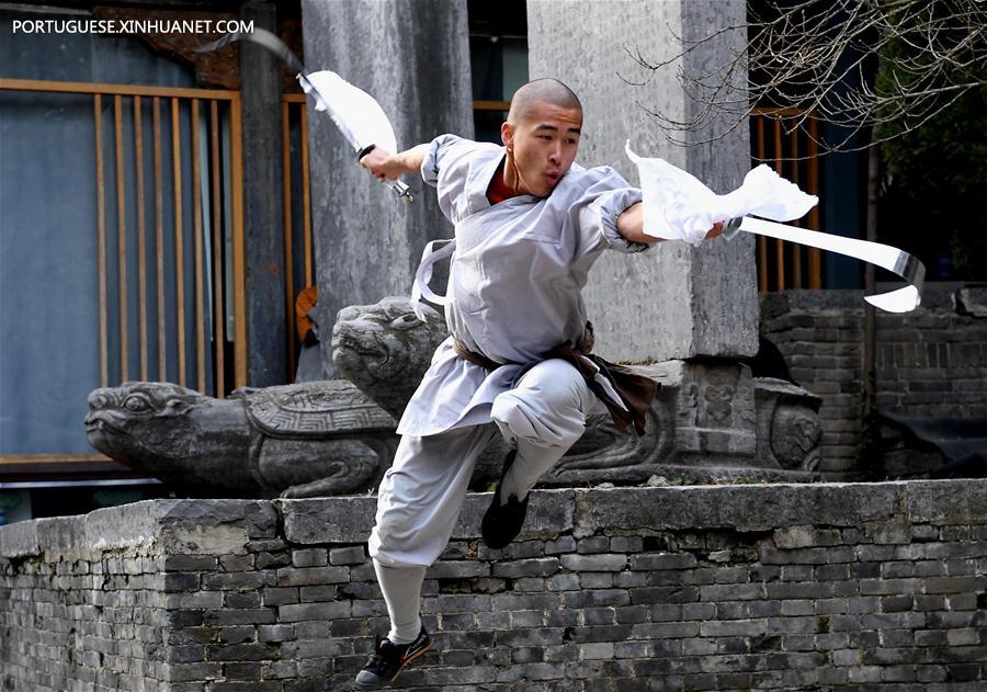 Meia de Monge templo (shaolin) Kung Fu Wushu para uso com sapatilha -  AWFesportes