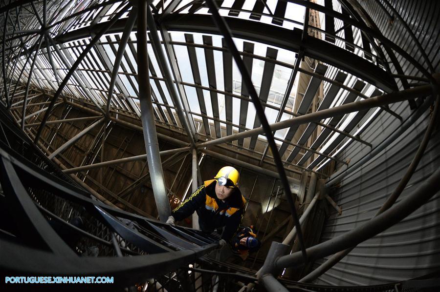 CHINA-XI'AN-RAILWAY STATION-ILLUMINATION CHECK (CN)