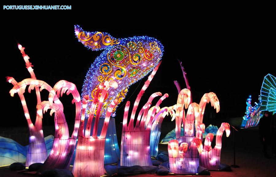 CHINA-XI'AN-CITY WALL-LANTERN FAIR (CN)