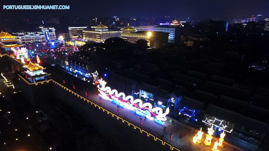 CHINA-XI'AN-CITY WALL-LANTERN FAIR (CN)