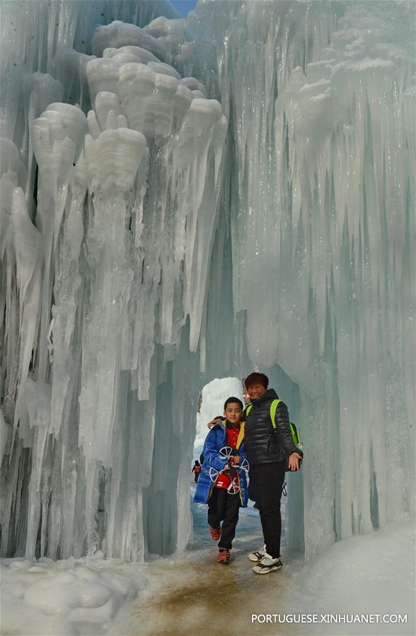 CHINA-HEBEI-FROZEN WATERFALL (CN)