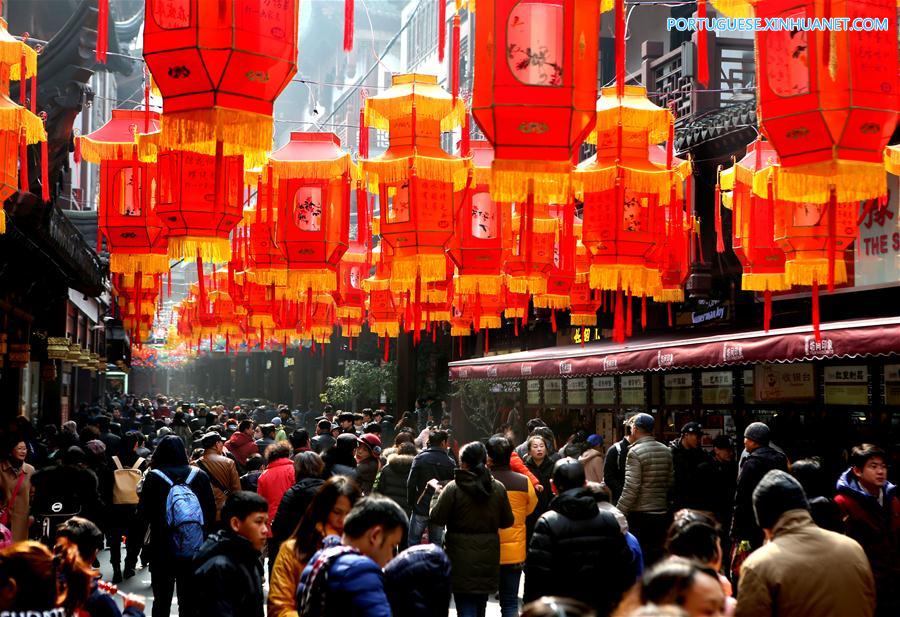 CHINA-SHANGHAI-LANTERN FESTIVAL-YU GARDEN (CN)