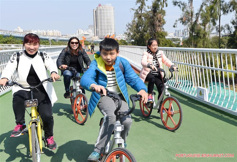 CHINA-FUJIAN-XIAMEN-ELEVATED BICYCLE PATH (CN)
