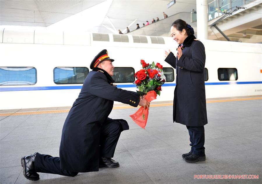 #CHINA-VALENTINE'S DAY-EXPRESSING LOVE (CN)