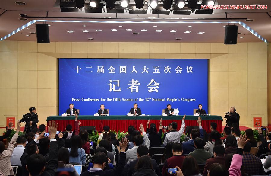 (TWO SESSIONS)CHINA-BEIJING-NPC-PRESS CONFERENCE-ECONOMY (CN)