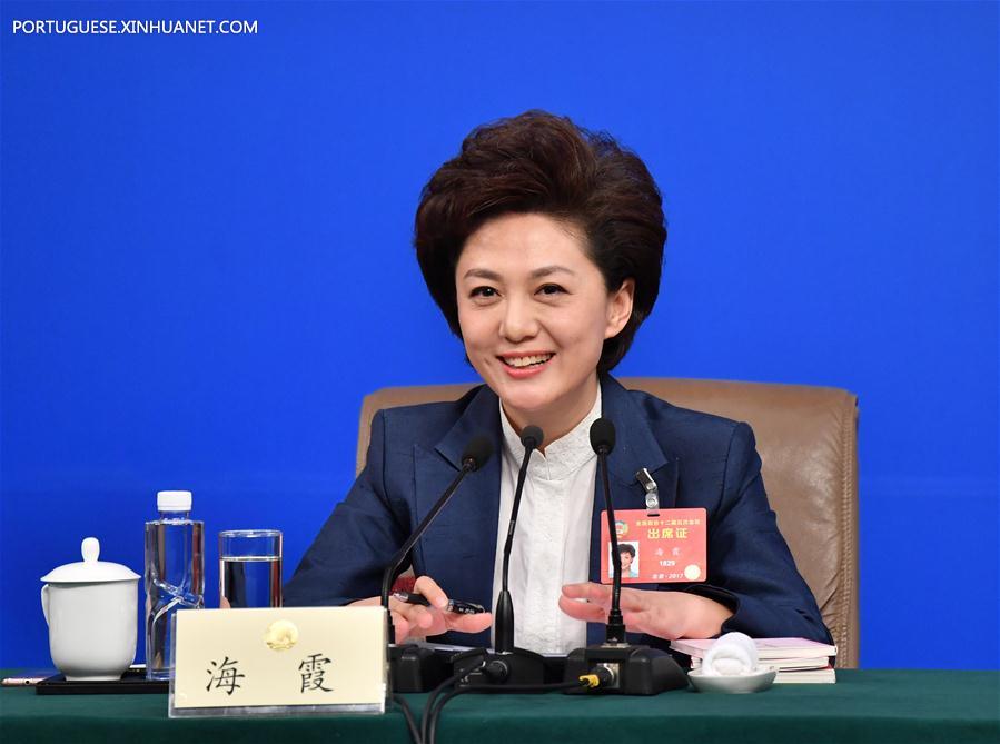 (TWO SESSIONS) CHINA-NPC-CPPCC-FEMALE (CN)