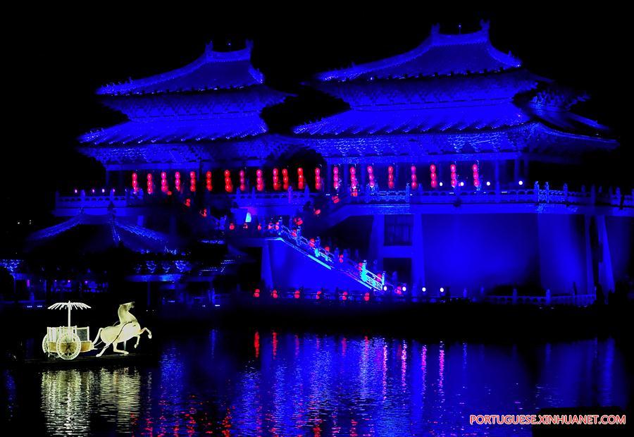 CHINA-KAIFENG-PERFORMANCE (CN)