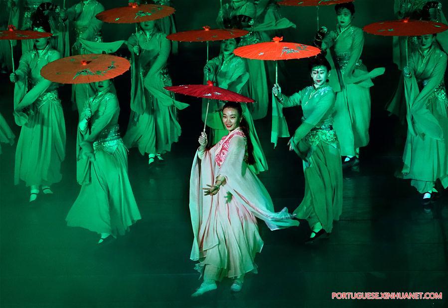 CHINA-KAIFENG-PERFORMANCE (CN)