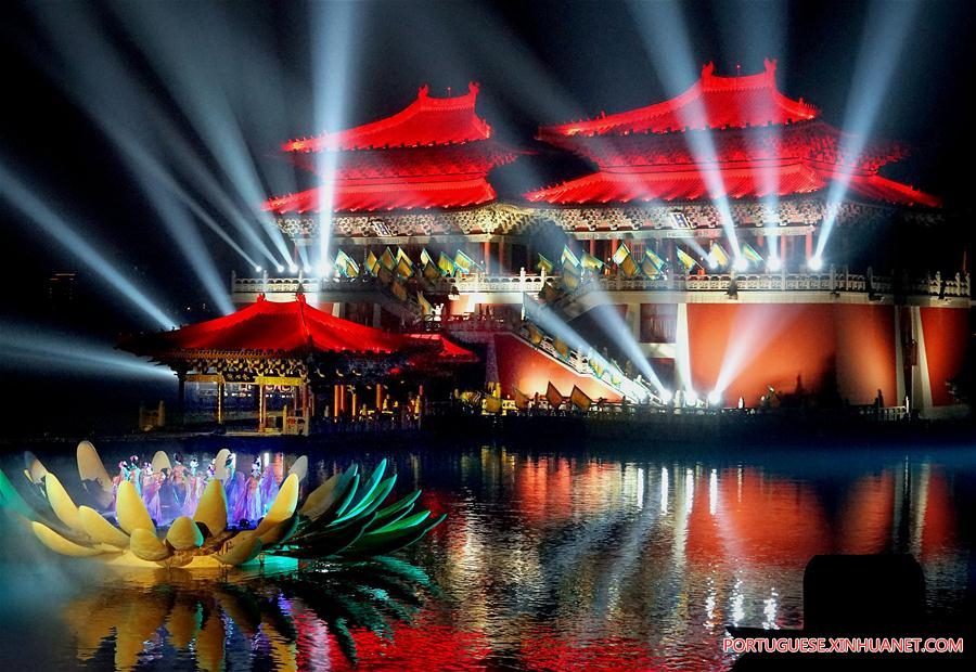 CHINA-KAIFENG-PERFORMANCE (CN)