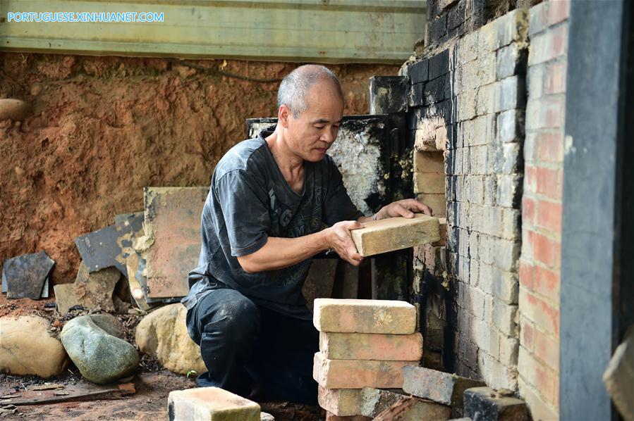 CHINA-TAIWAN-TAICHUNG-RED CLAY POTTERIES (CN)