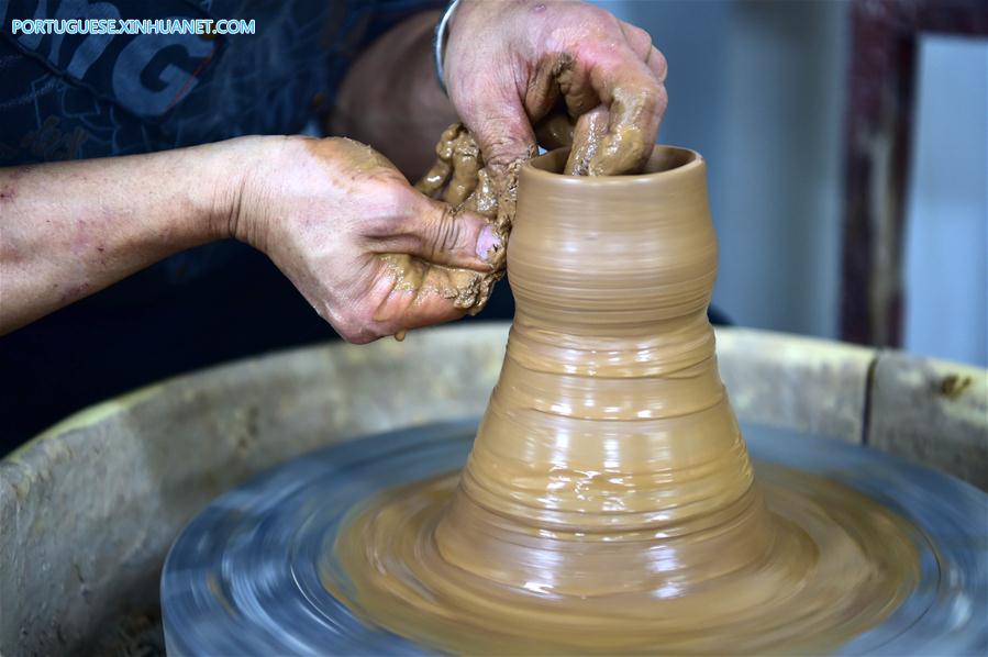 CHINA-TAIWAN-TAICHUNG-RED CLAY POTTERIES (CN)