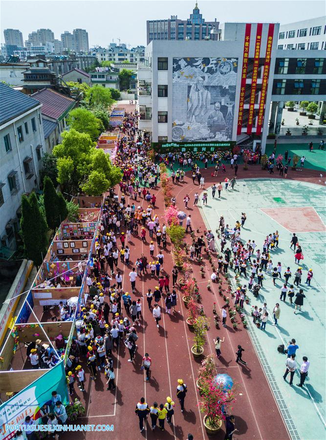 CHINA-ZHEJIANG-SCHOOL-FLOWER MARKET(CN)