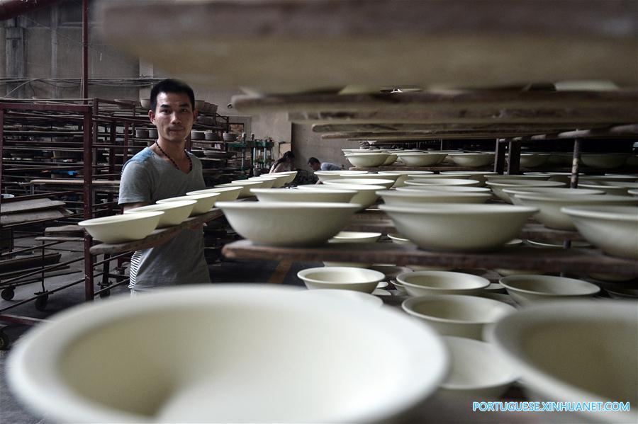 CHINA-SHANDONG-ZIBO-PORCELAIN EXPORTS (CN)