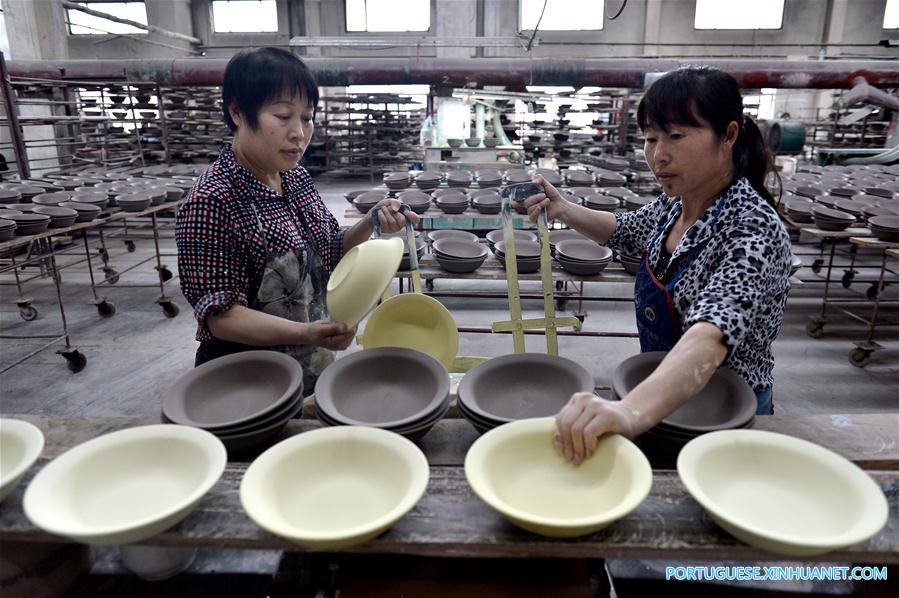 CHINA-SHANDONG-ZIBO-PORCELAIN EXPORTS (CN)