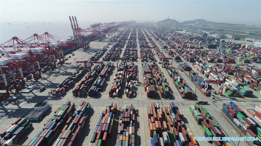Resultado de imagem para porto de shanghai