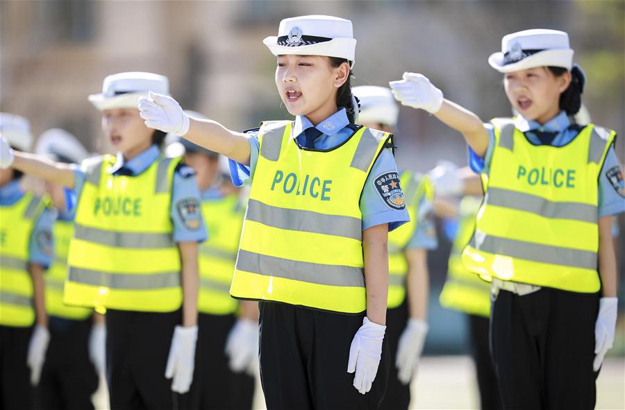 #CHINA-HOHHOT-STUDENT-TRAFFIC POLICE-GESTURE EXERCISE (CN)