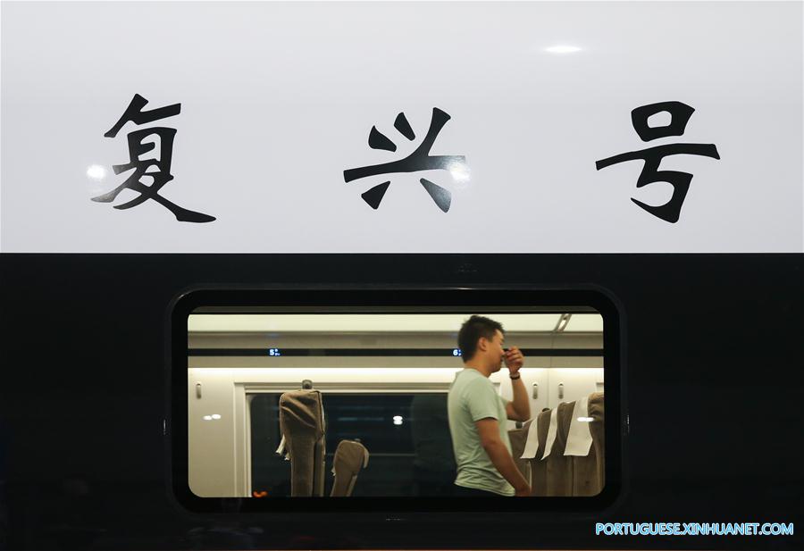 CHINA-SHANGHAI-NEW BULLET TRAIN-OPERATION (CN)