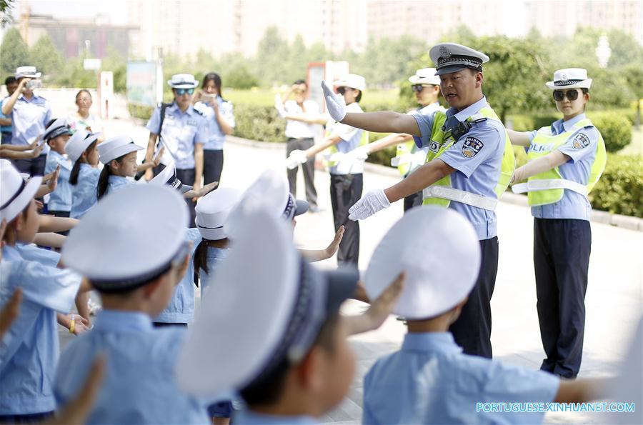 CHINA-HEBEI-PUPILS-TRAFFIC POLICE (CN)