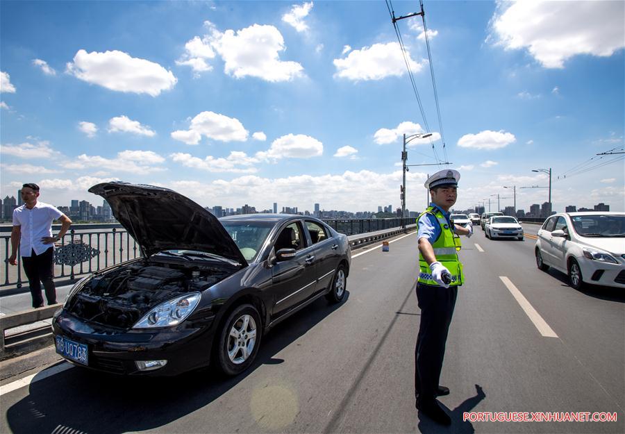 CHINA-WUHAN-TRAFFIC POLICE(CN)