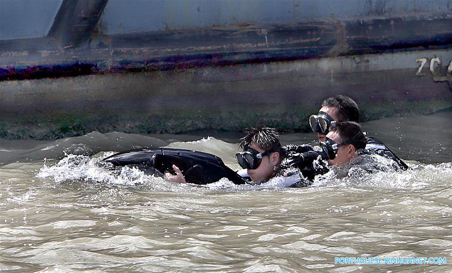 CHINA-SHANGHAI-POLICE DRILL (CN)