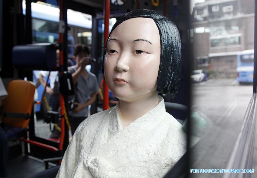 SOUTH KOREA-SEOUL-BUS-"COMFORT WOMEN"STATUE-DISPLAY